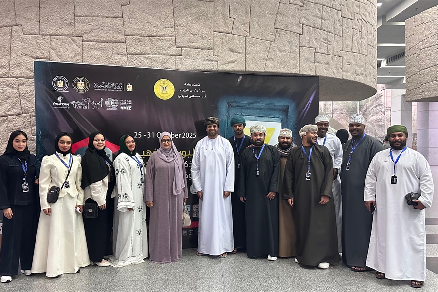 وفد "الجمعية العمانية للمسرح" في ملتقى القاهرة الدولي للمسرح الجامعي