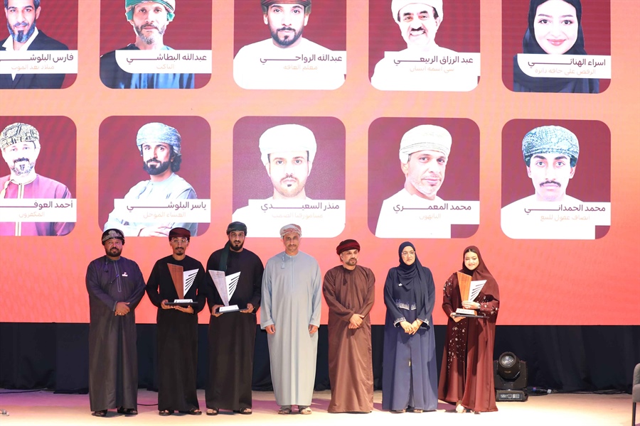 العمانية للمسرح تحتفل باليوم العالمي.. وتعلن إسراء الهنائي أولا بمسابقة التأليف ومحمد الحمداني ثانيا وفارس البلوشي ثالثا